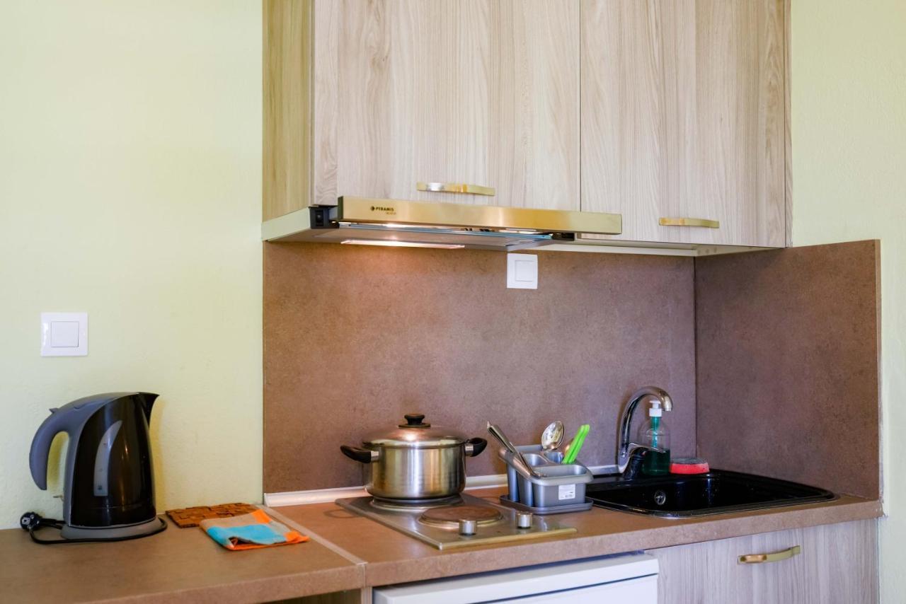 Dionisos Apartments Paralia Dionisiou Eksteriør billede